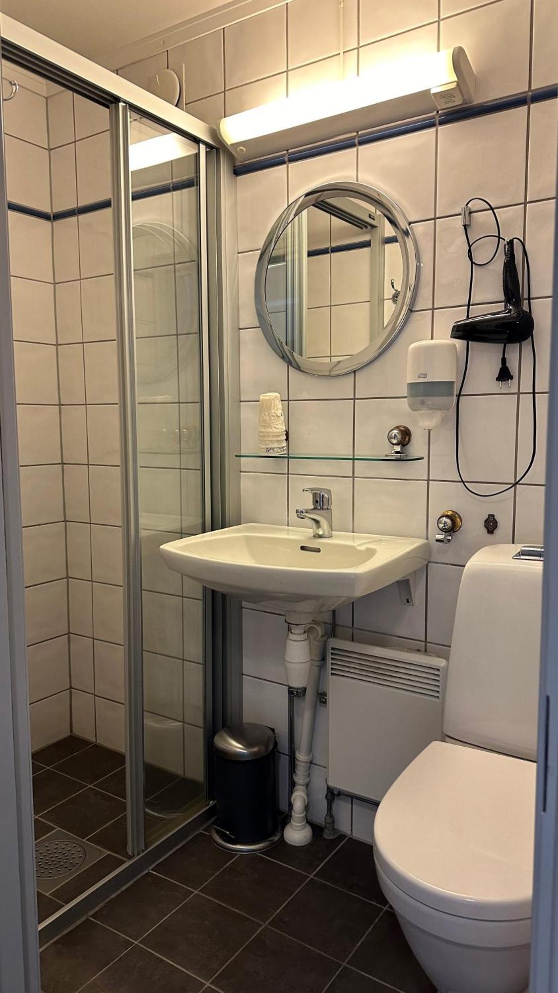 Hamremoen Kroderen Kro & Motel As מראה חיצוני תמונה
